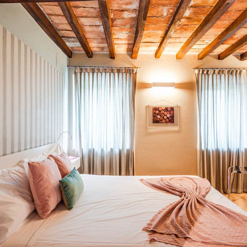 emilio-accomodation-initial